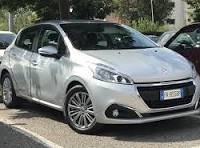 Peugeot 208 photo 2